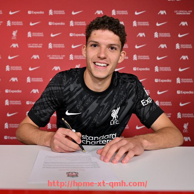 球盟会官网-法甲巴黎防守能力：巴黎圣日耳曼的防守策略与稳固表现